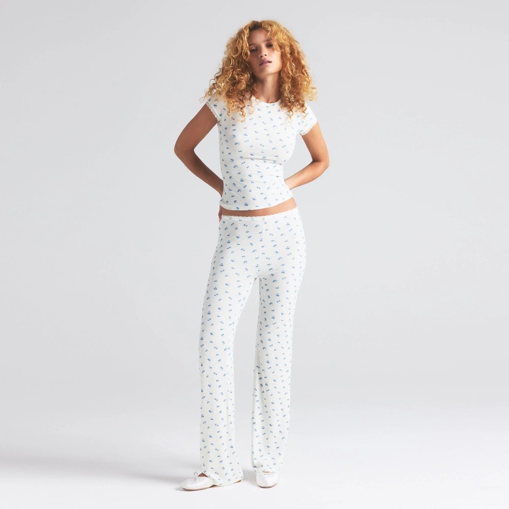 SKIMS soft lounge lace pant blue garden print